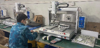 Mesin Solder Can Membantu Pabrik Lampu Mobil Meningkatkan Efisiensi